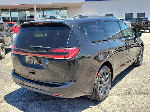 2021 Chrysler Pacifica Touring AWD