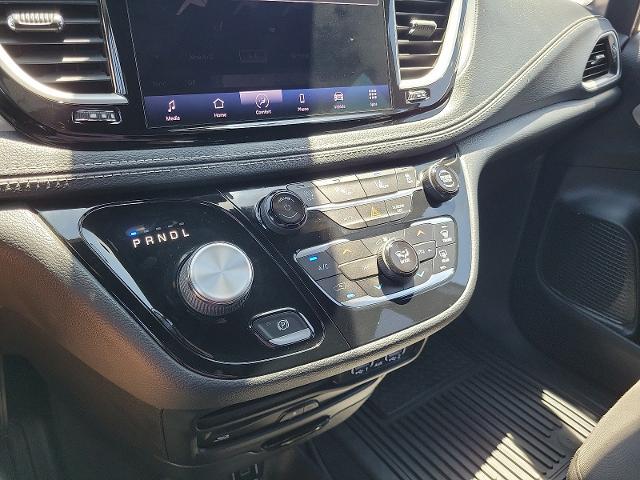 2021 Chrysler Pacifica Touring AWD