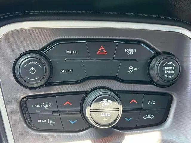 2021 Dodge Challenger SXT