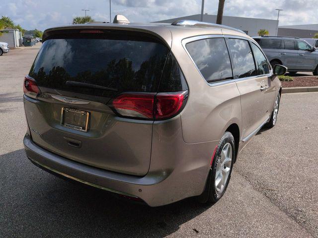 2017 Chrysler Pacifica Touring-L Plus