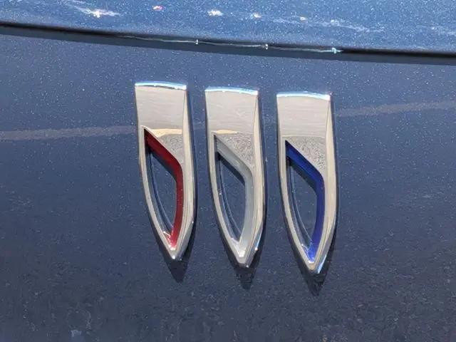 2026 Buick NV Sport Touring FWD