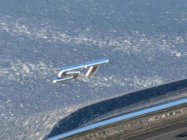 2026 Buick NV Sport Touring FWD