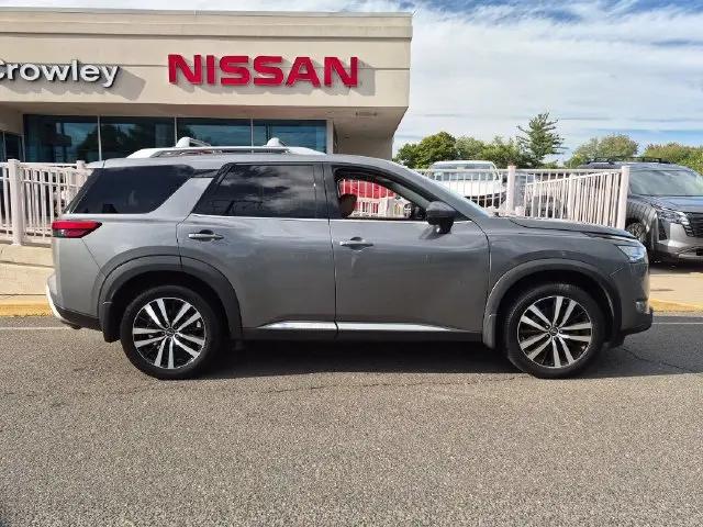 2023 Nissan Pathfinder Platinum 4WD