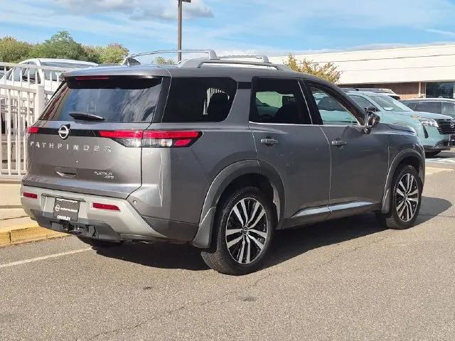 2023 Nissan Pathfinder Platinum 4WD