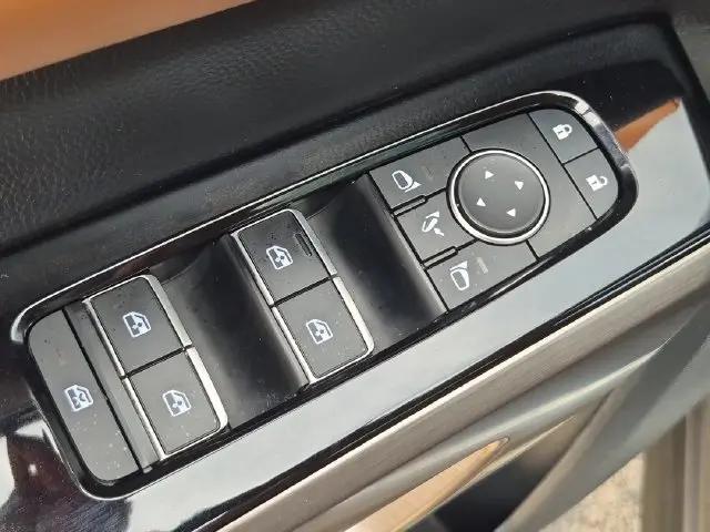 2023 Nissan Pathfinder Platinum 4WD