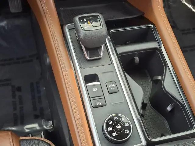 2023 Nissan Pathfinder Platinum 4WD