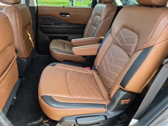 2023 Nissan Pathfinder Platinum 4WD