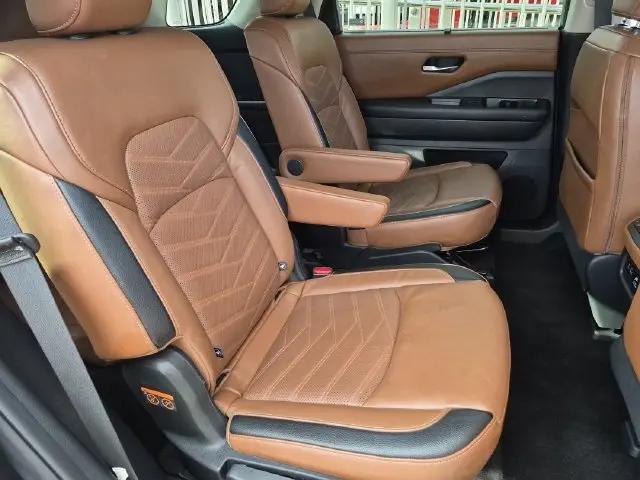 2023 Nissan Pathfinder Platinum 4WD