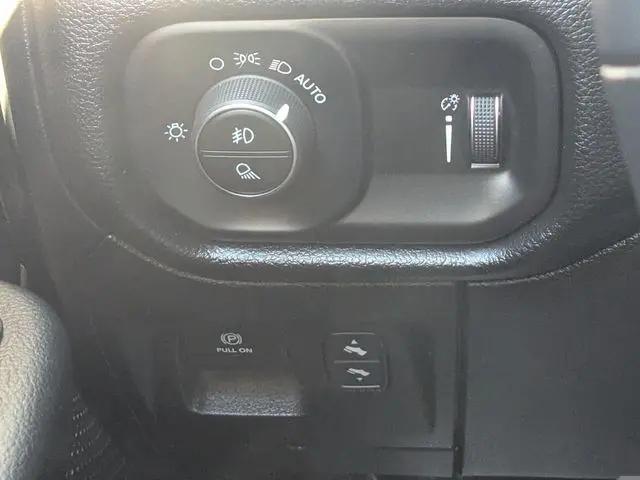2020 Ram 1500 Big Horn Crew Cab 4x4 57 Box