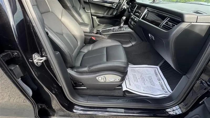 2020 Porsche Macan Macan