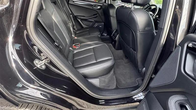 2020 Porsche Macan Macan
