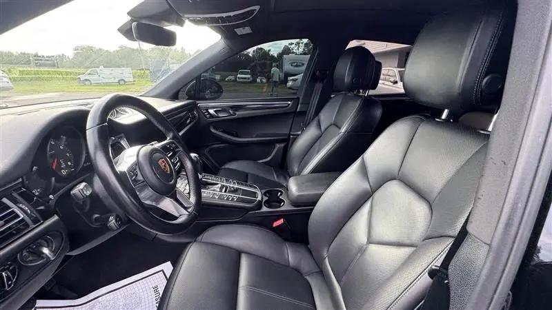 2020 Porsche Macan Macan