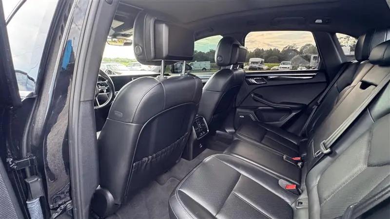 2020 Porsche Macan Macan