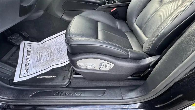2020 Porsche Macan Macan