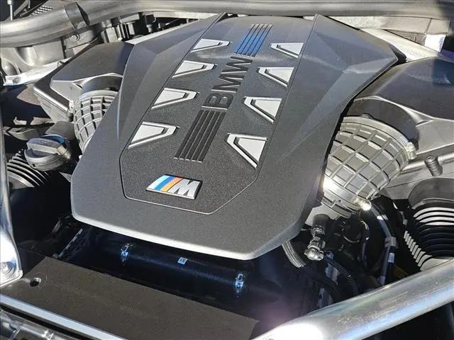 2027 BMW X7 M60i