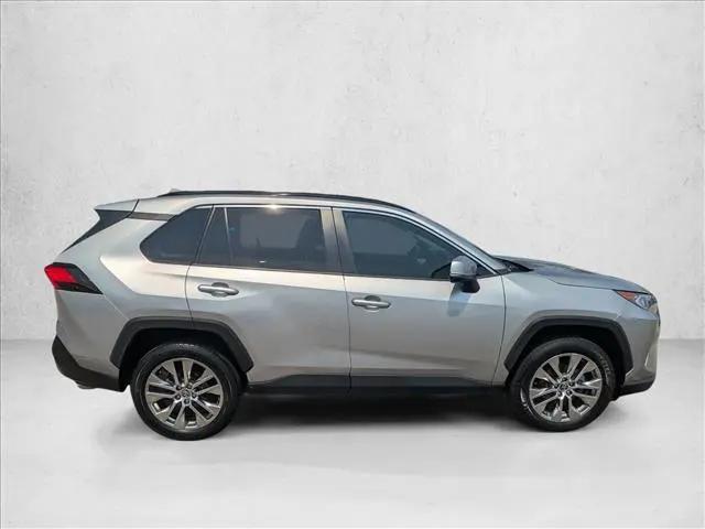 2020 Toyota RAV4 XLE Premium
