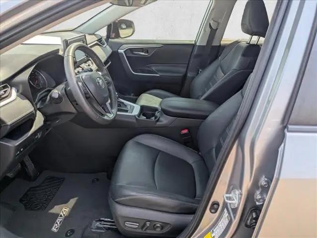2020 Toyota RAV4 XLE Premium