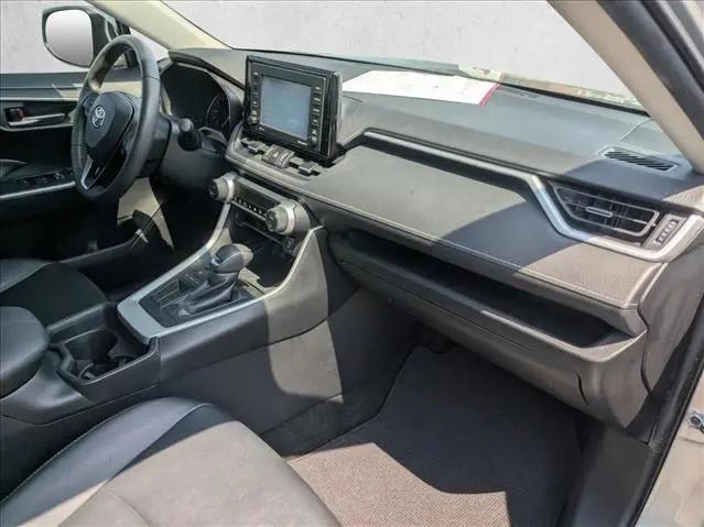 2020 Toyota RAV4 XLE Premium