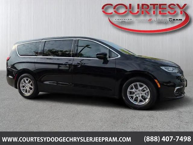 2025 Chrysler Pacifica Select for sale in Stonecrest, GA