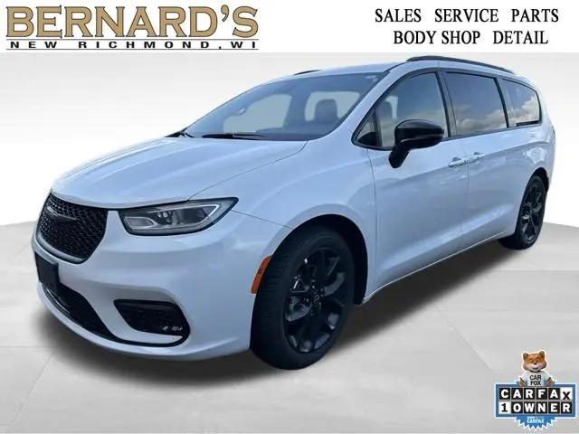 2025 Chrysler Pacifica Limited for sale in New Richmond, WI