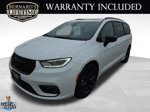 2025 Chrysler Pacifica Limited for sale in New Richmond, WI