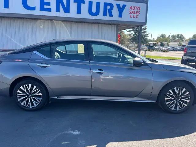 2024 Nissan Altima SV FWD