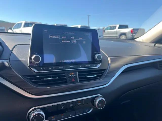 2024 Nissan Altima SV FWD
