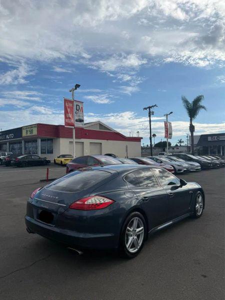 2011 Porsche Panamera Base