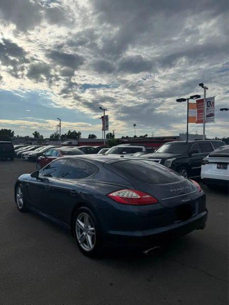 2011 Porsche Panamera Base