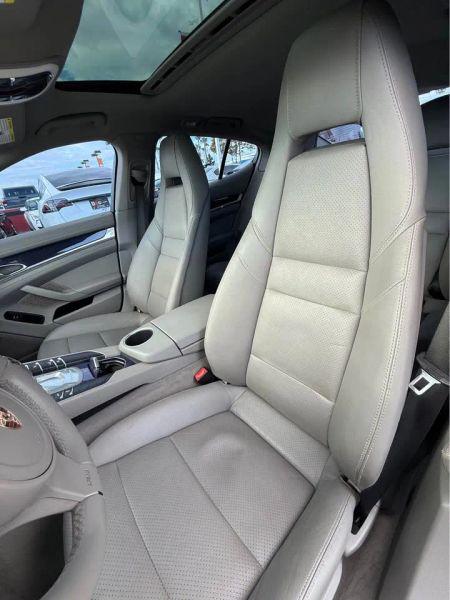 2011 Porsche Panamera Base