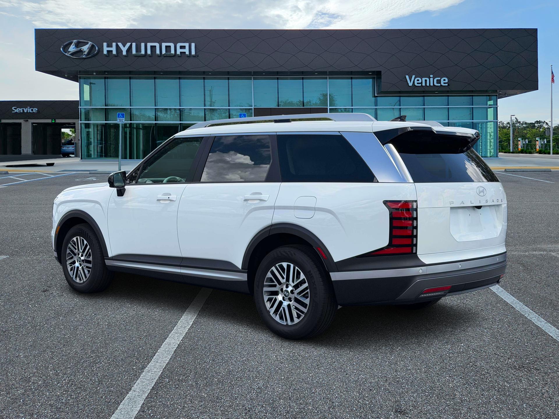 2027 Hyundai PALISADE SEL FWD - Image 4