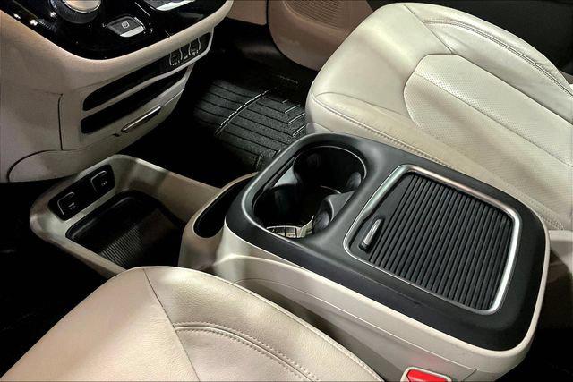 2021 Chrysler Pacifica Touring L