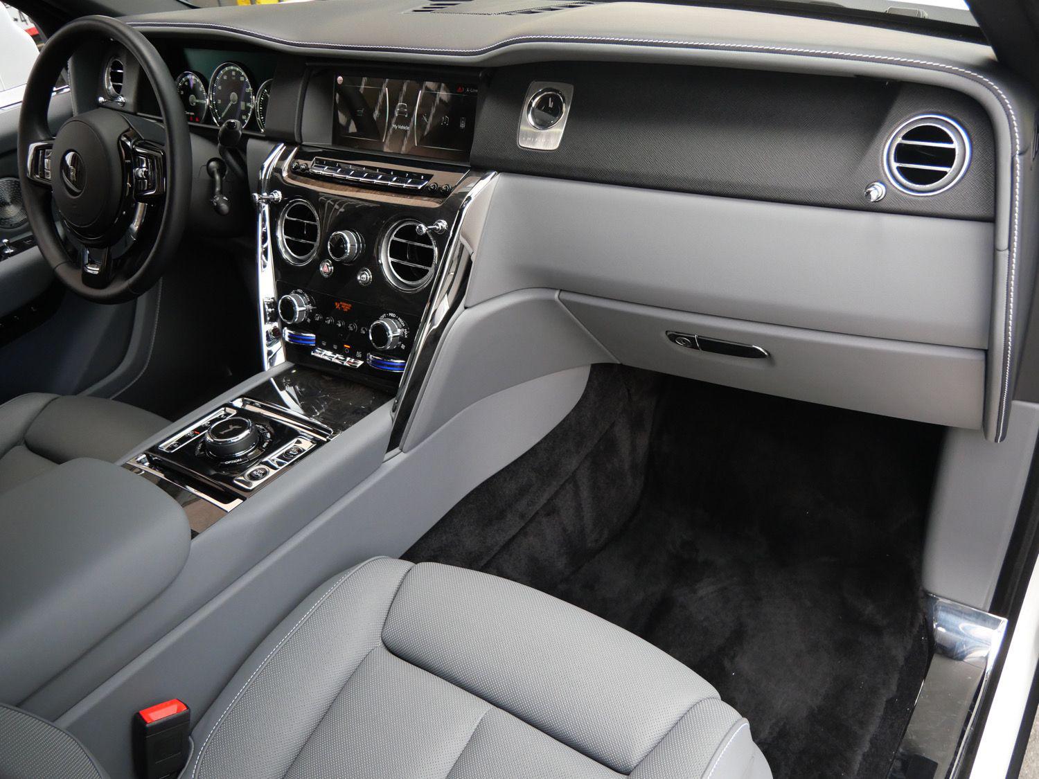 2024 Rolls-Royce Cullinan Base - Photo 18