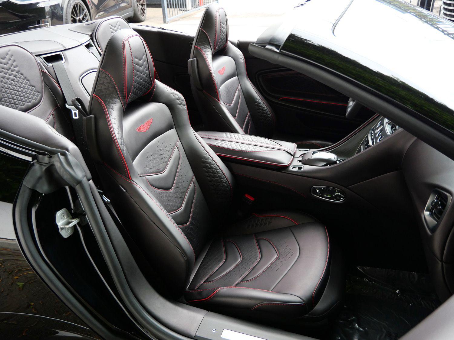 2023 Aston Martin DBS Base - Photo 12