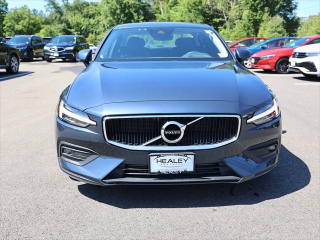 2021 Volvo S60 T6 Momentum