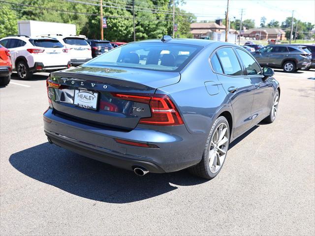 2021 Volvo S60 T6 Momentum