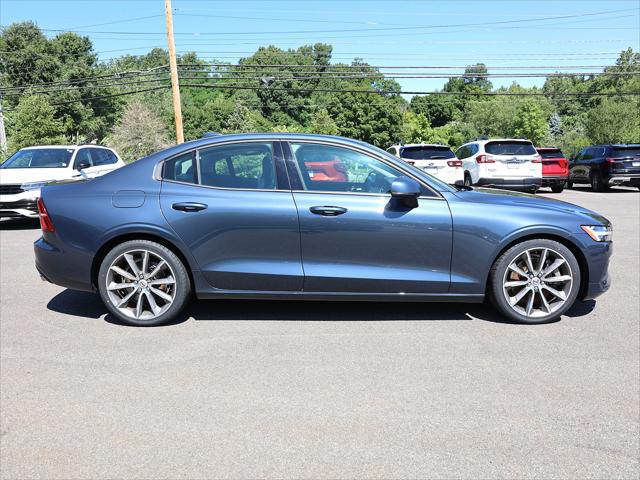 2021 Volvo S60 T6 Momentum