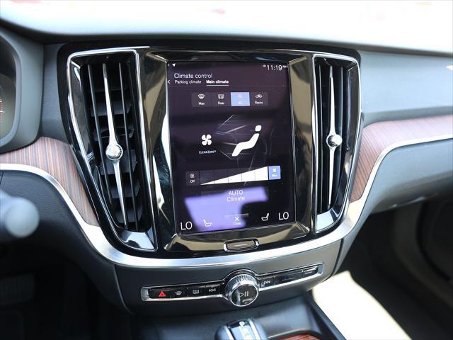 2021 Volvo S60 T6 Momentum