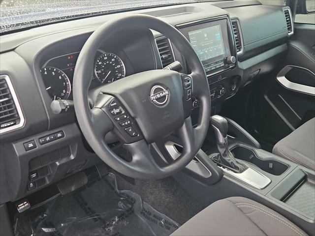 2022 Nissan Frontier Crew Cab SV 4x2