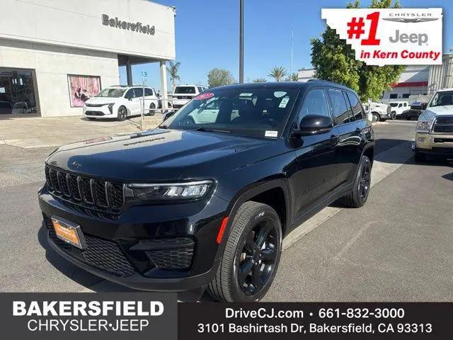 2023 Jeep Grand Cherokee Altitude 4x4 for sale in Bakersfield, CA