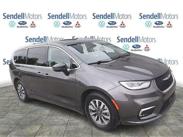 2023 Chrysler Pacifica Hybrid Touring L for sale in Greensburg, PA