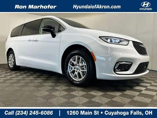 2024 Chrysler Pacifica Touring L for sale in Cuyahoga Falls, OH