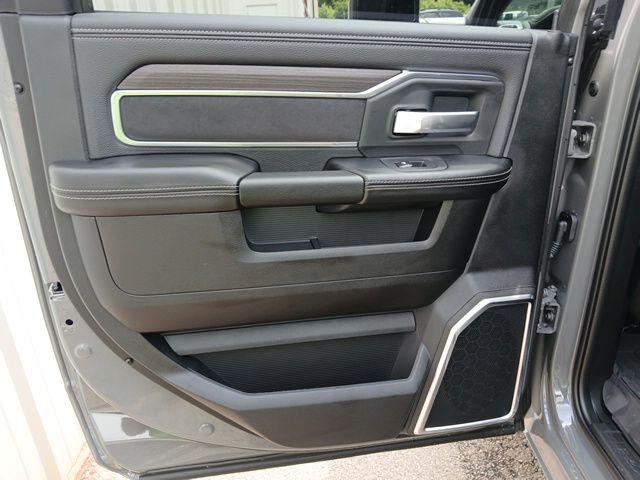 2026 Ram 3500 Laramie Crew Cab 4x4 8 Box