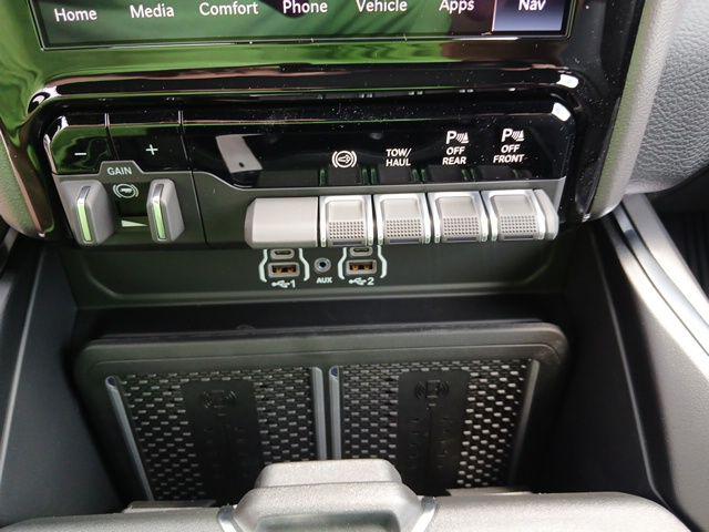 2026 Ram 3500 Laramie Crew Cab 4x4 8 Box