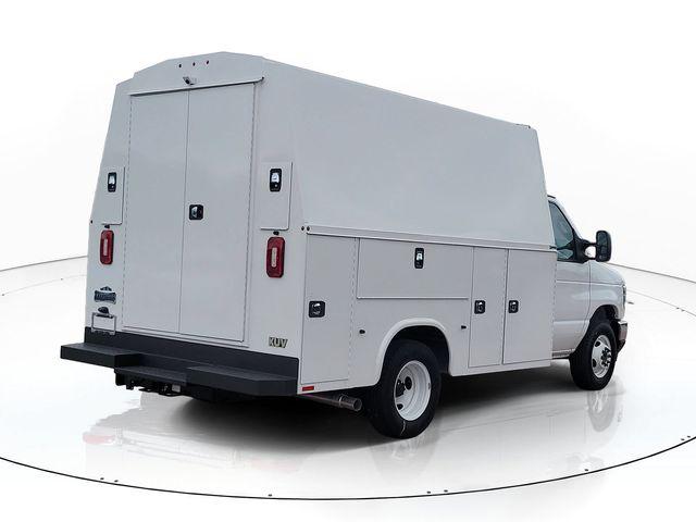 2027 Ford E-350 Cutaway Base