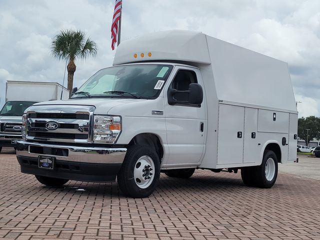 2027 Ford E-350 Cutaway Base
