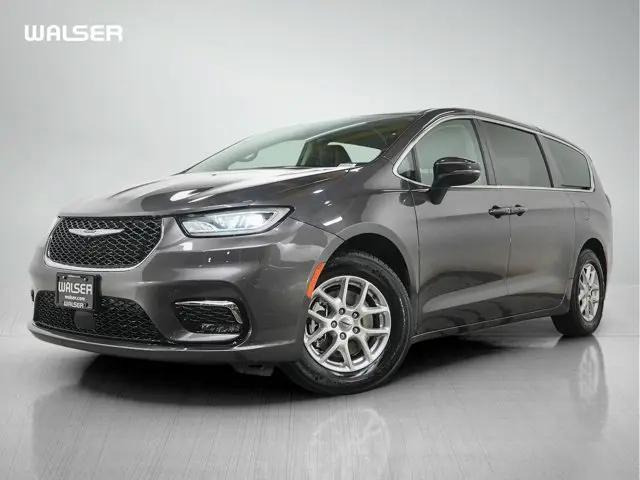 2023 Chrysler Pacifica Touring L for sale in Minneapolis, MN