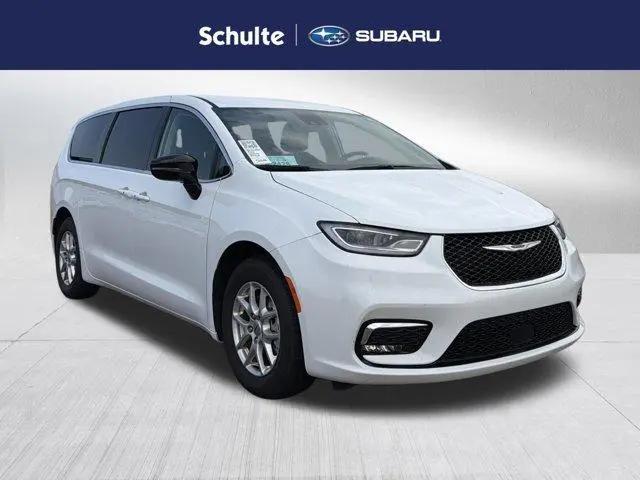 2024 Chrysler Pacifica Touring L for sale in Sioux Falls, SD