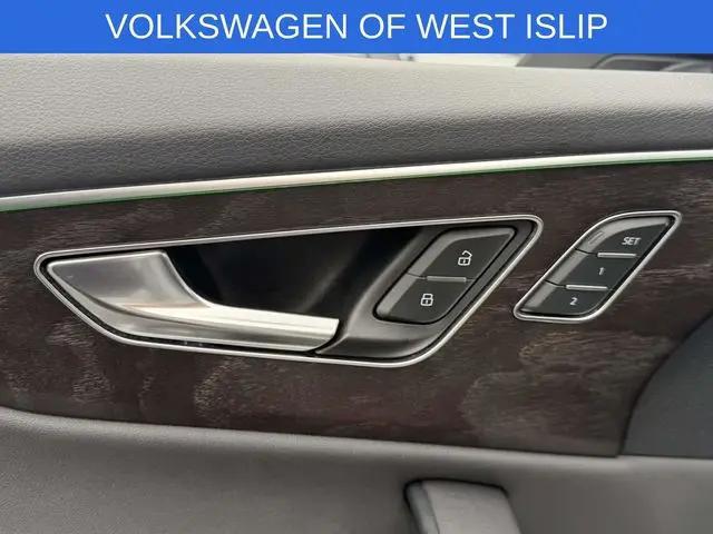 2021 Audi Q8 Premium Plus 55 TFSI quattro Tiptronic