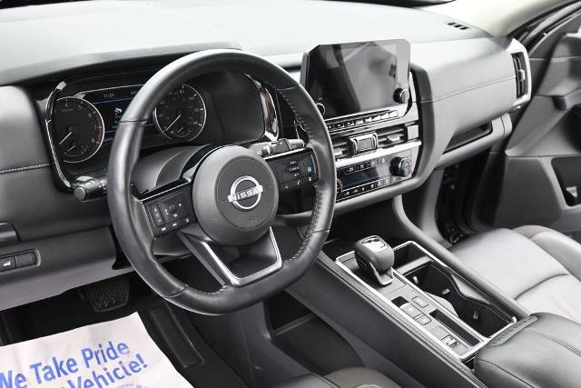 2025 Nissan Pathfinder SL FWD